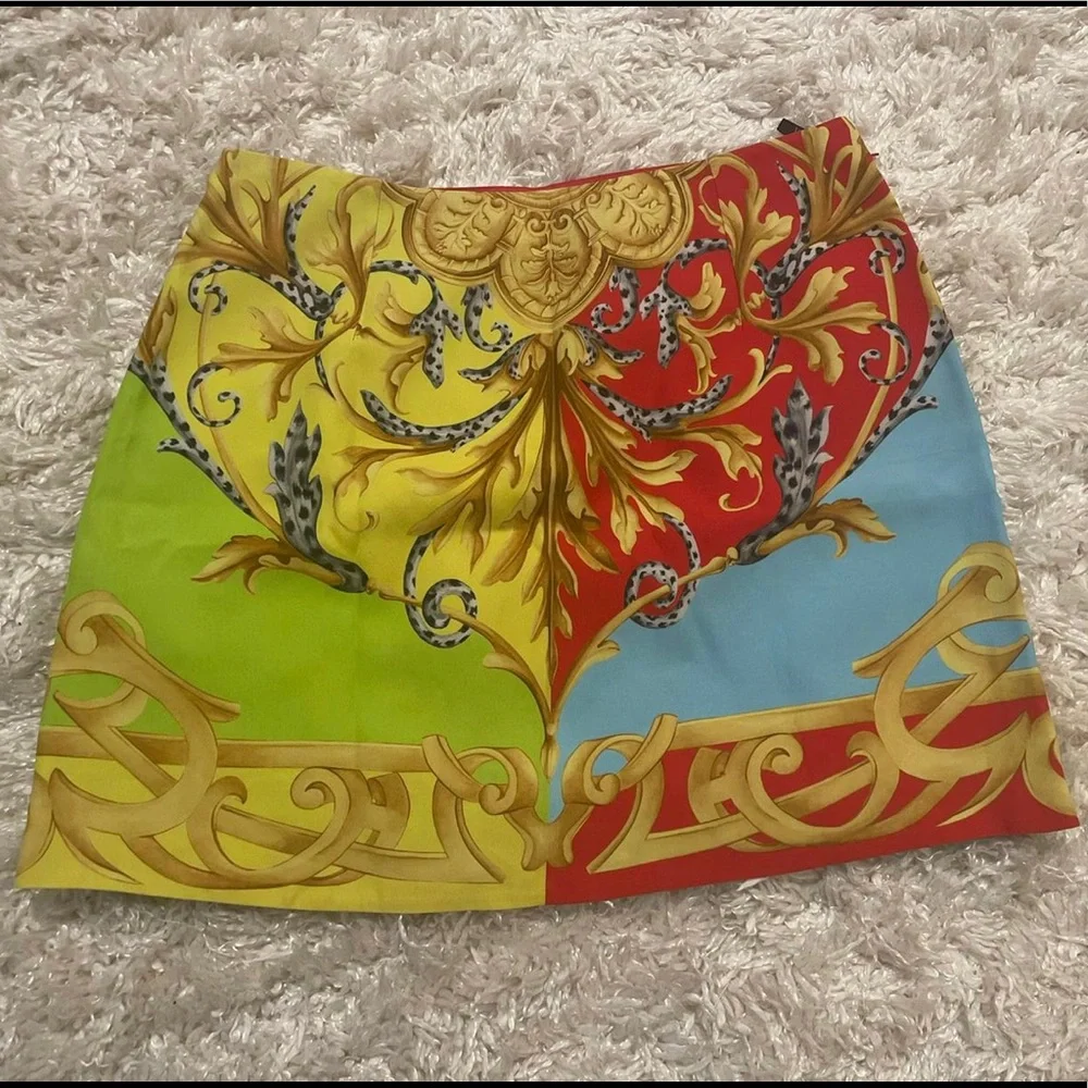 ** Versace Mini Skirt ** - Picture 2 of 5